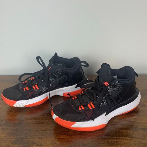 Nike Jordan Zion 1 Bloodline Black White Crimson Size 7Y - Picture 4 of 8